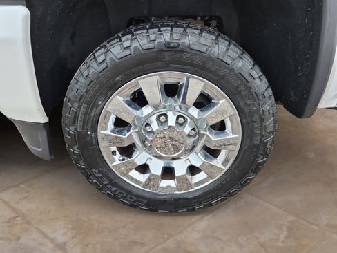 Used 2018 GMC Sierra 2500 Denali w/ Duramax Plus Package AWD/4WD image 30