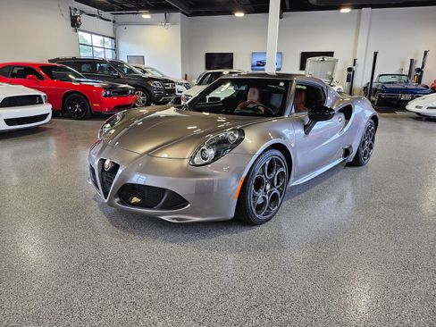 Used 2016 Alfa Romeo 4C Coupe w/ Convenience Group - Coupe RWD image 1