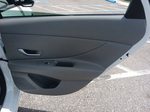 Used 2025 Hyundai Elantra SE FWD image 20