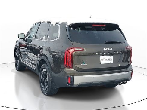 Certified 2023 Kia Telluride S image 3