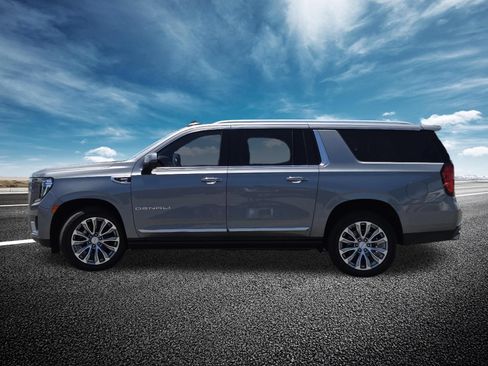 Used 2021 GMC Yukon XL Denali w/ Denali Premium Package RWD image 22