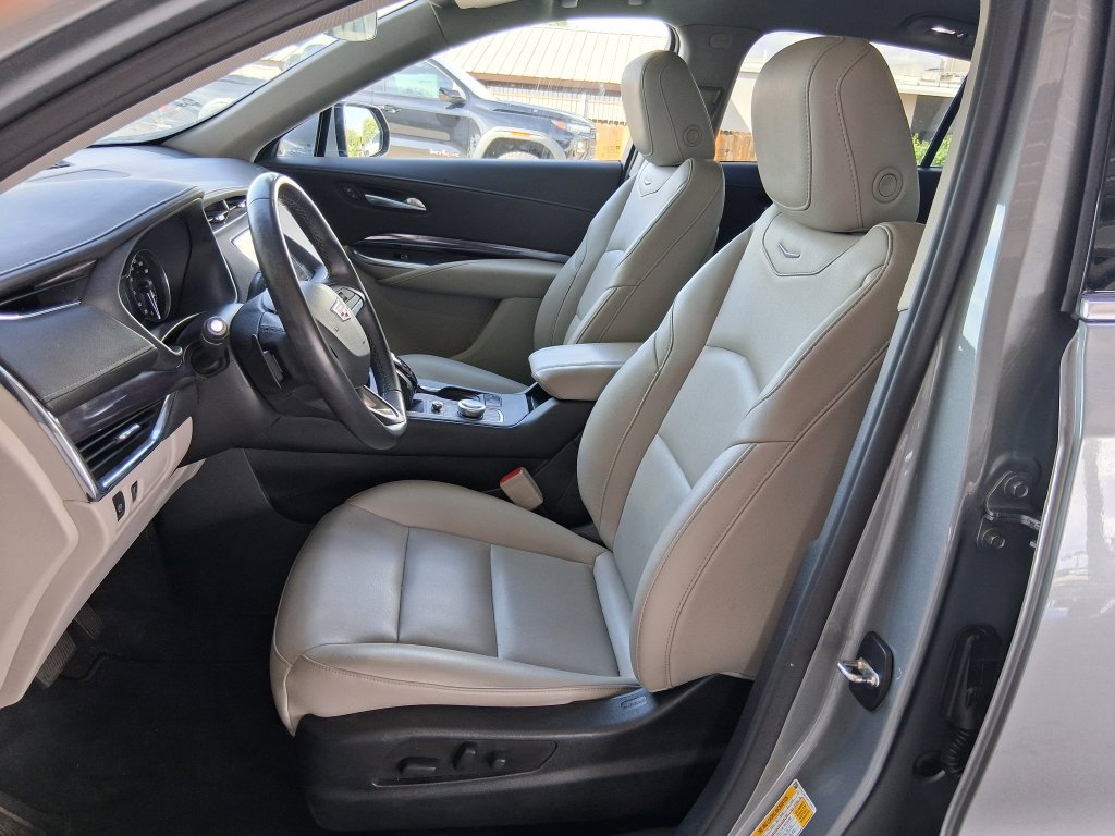 Used 2023 Cadillac XT4 Luxury FWD image 17