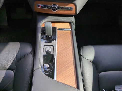 Certified 2023 Volvo XC90 B5 Plus image 18