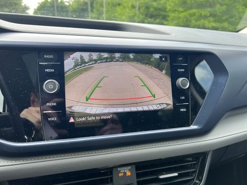 Certified 2023 Volkswagen Taos SE w/ Panoramic Sunroof Package FWD image 22