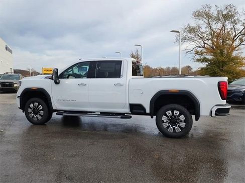 New 2026 GMC Sierra 2500 Denali w/ Denali Reserve Package image 8