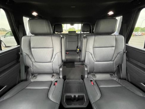 Used 2024 Toyota Sequoia Platinum AWD/4WD image 31