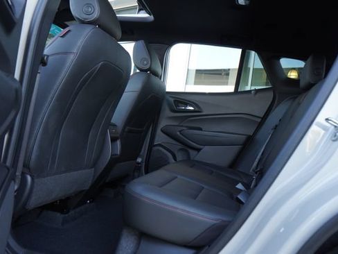 Used 2026 Chevrolet Trax RS w/ Sunroof Package FWD image 28