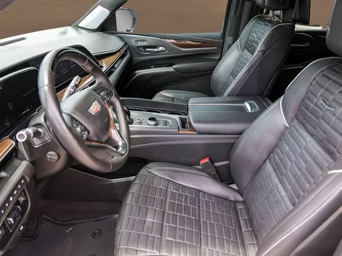 Used 2023 Cadillac Escalade Sport Platinum AWD/4WD image 9