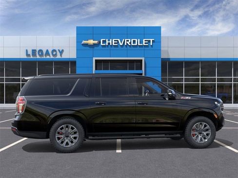 Used 2024 Chevrolet Suburban Z71 w/ Off-Road Capability Package image 5