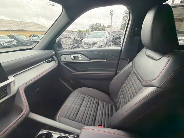 Used 2026 Ford Explorer ST-Line w/ ST-Line Street Pack AWD/4WD image 35