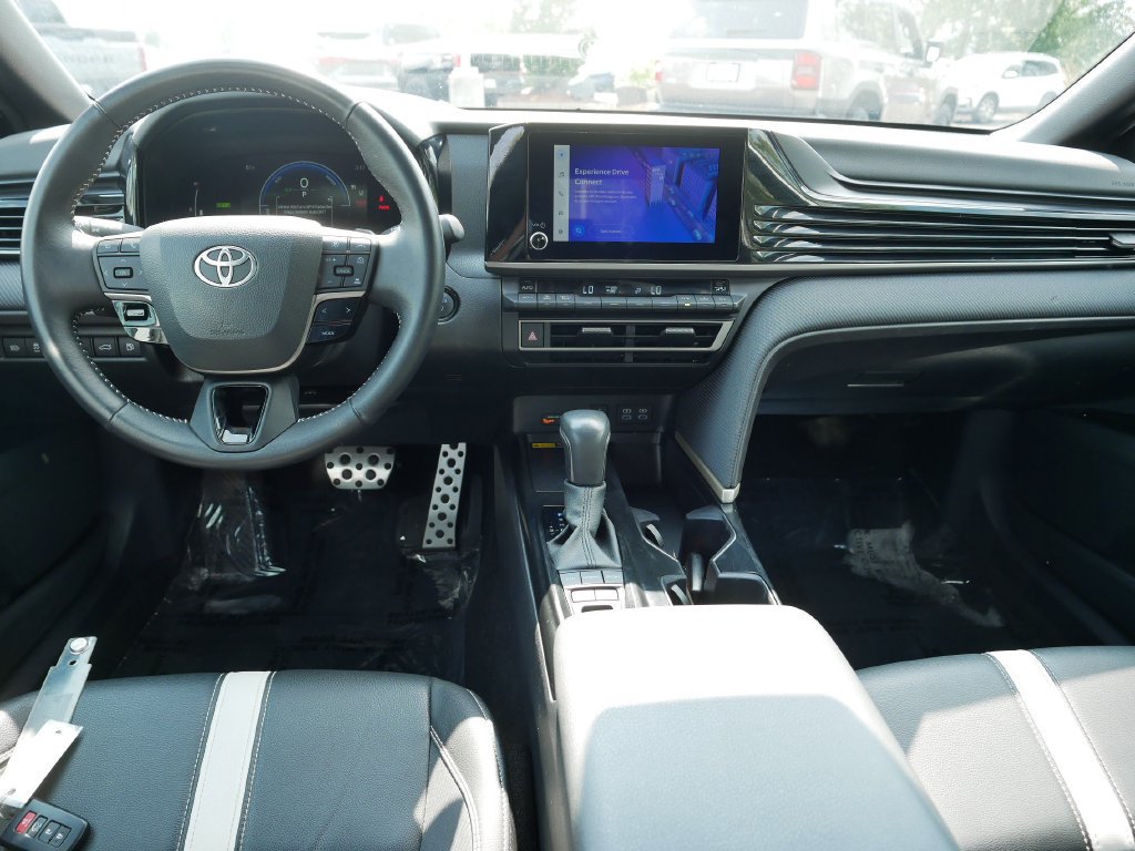 Used 2025 Toyota Camry SE FWD image 13