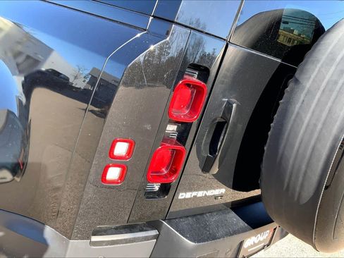 Used 2020 Land Rover Defender 110 S image 26