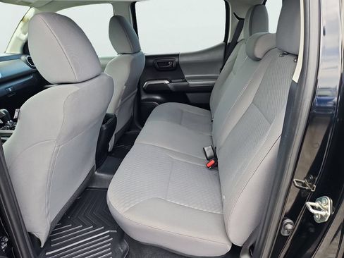 Used 2020 Toyota Tacoma SR5 AWD/4WD image 28