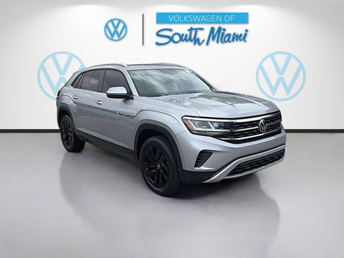 Used 2022 Volkswagen Atlas Cross Sport SE FWD image 1