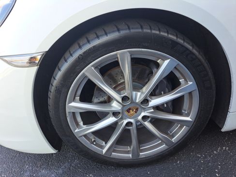 Used 2017 Porsche 718 Boxster image 4