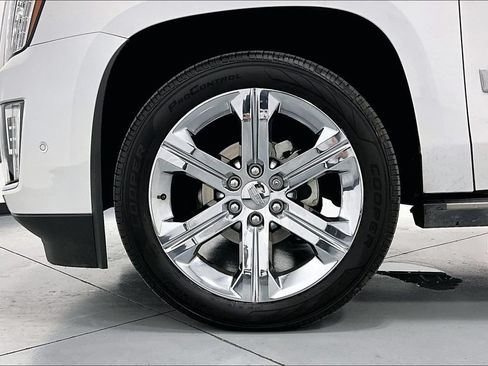 Used 2018 Cadillac Escalade Platinum AWD/4WD image 10