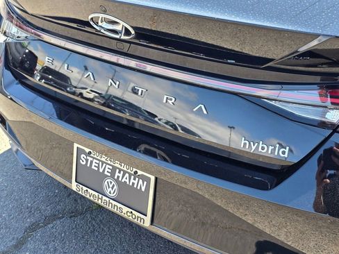 Used 2022 Hyundai Elantra Limited w/ Cargo Package image 15