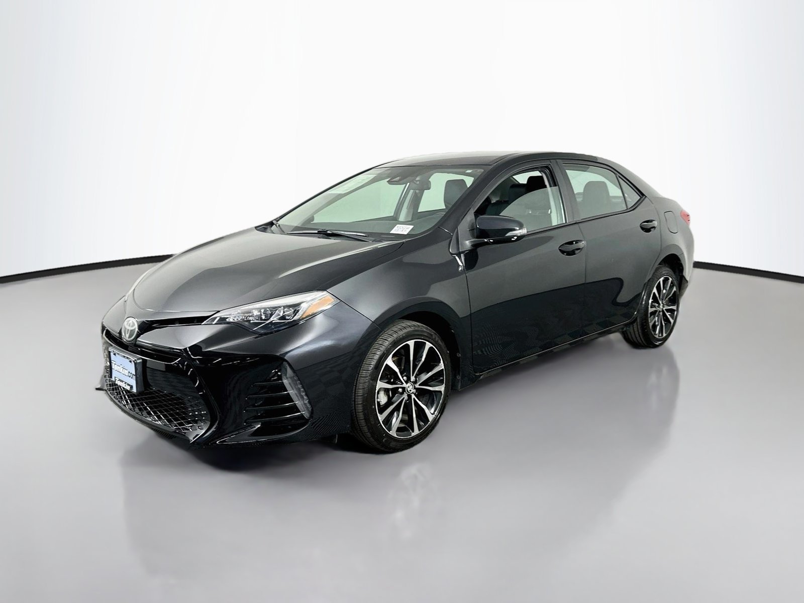 Used 2017 Toyota Corolla SE FWD image 3
