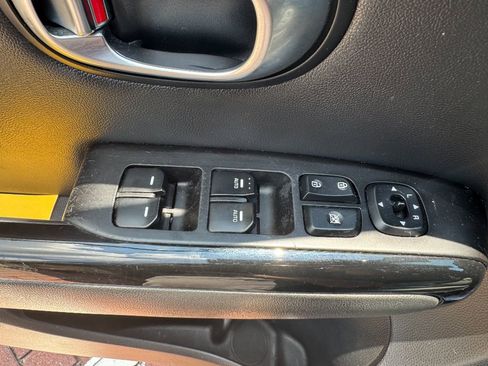 Used 2014 Kia Soul + image 20