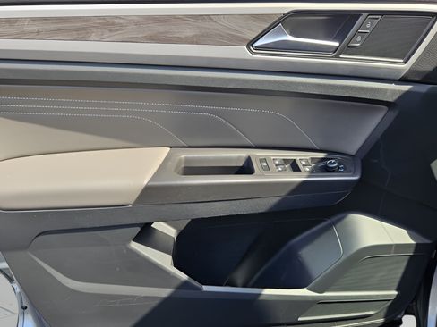 Certified 2022 Volkswagen Atlas Cross Sport SE FWD image 13