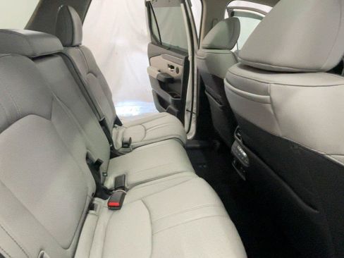 Used 2025 Honda Pilot Elite image 24
