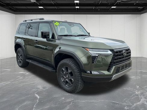 Used 2025 Lexus GX 550 image 13