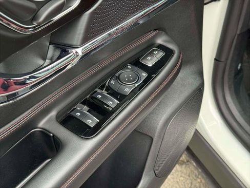 Used 2023 Lincoln Corsair Reserve w/ Equipment Group 201A image 15