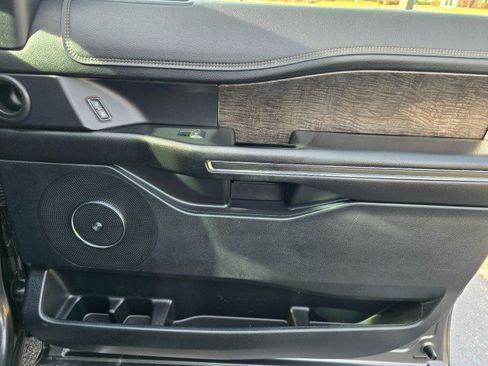 Used 2019 Ford Expedition Max Limited image 17