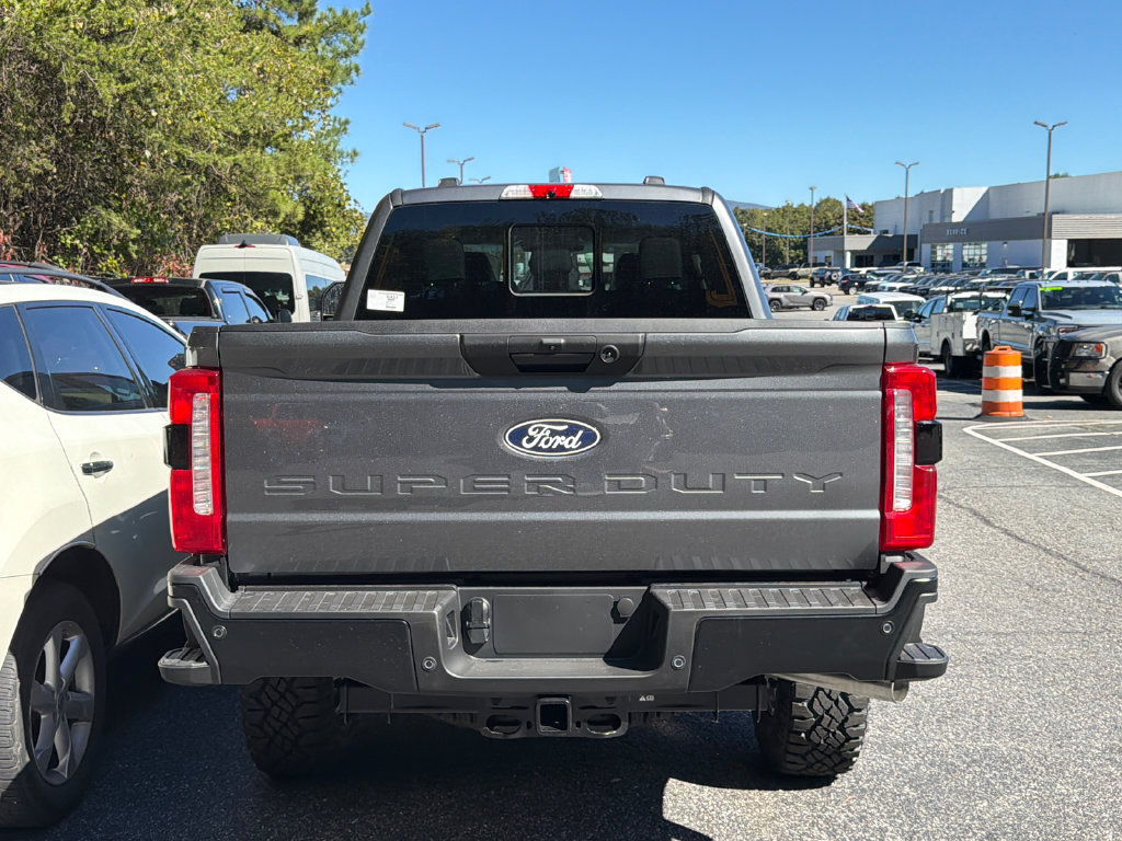 New 2027 Ford F250 XL w/ XL Off-Road 35" Tire Pakckage AWD/4WD image 10