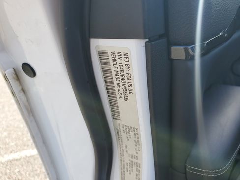 Used 2023 Jeep Grand Cherokee Altitude image 27