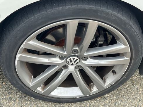 Used 2017 Volkswagen Passat 1.8T R-Line w/ R-Line Lighting Package image 12