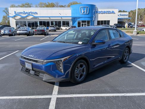 Used 2025 Kia K4 LXS image 7