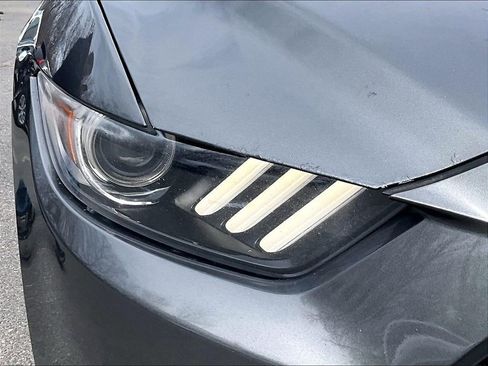 Used 2017 Ford Mustang Coupe image 26