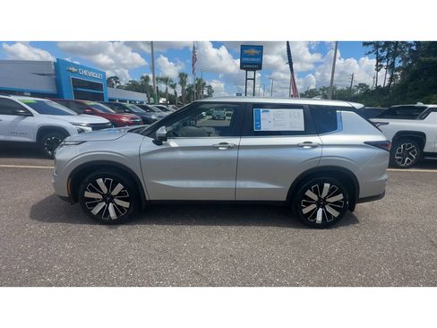 Used 2025 Mitsubishi Outlander SE FWD image 5