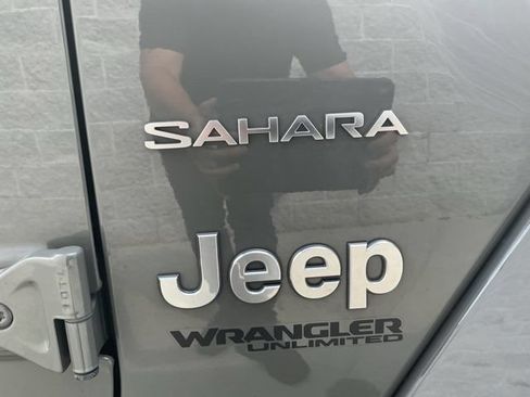 Used 2021 Jeep Wrangler Unlimited Sahara AWD/4WD image 30