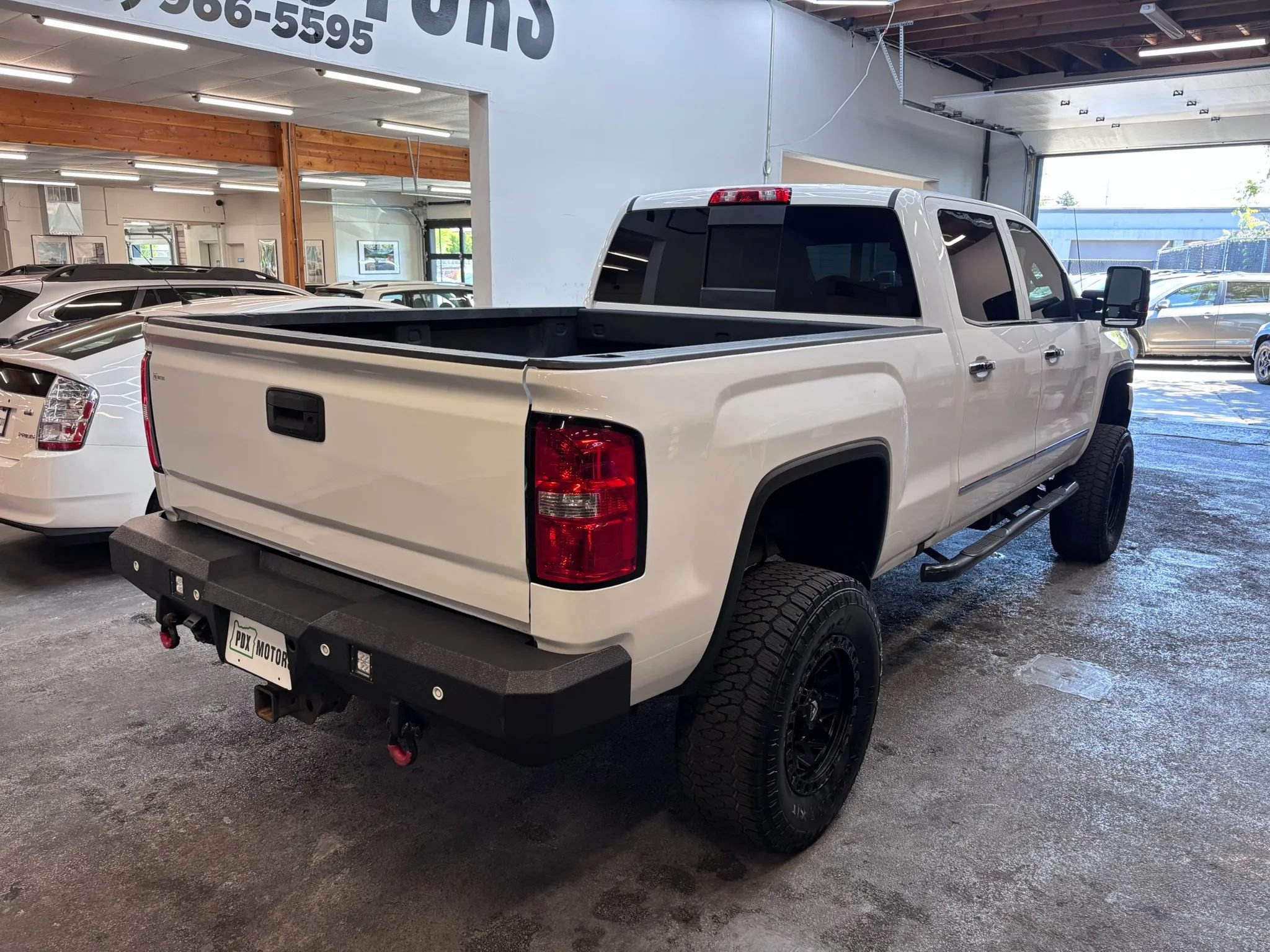 Used 2016 GMC Sierra 2500 Denali w/ Duramax Plus Package AWD/4WD image 12