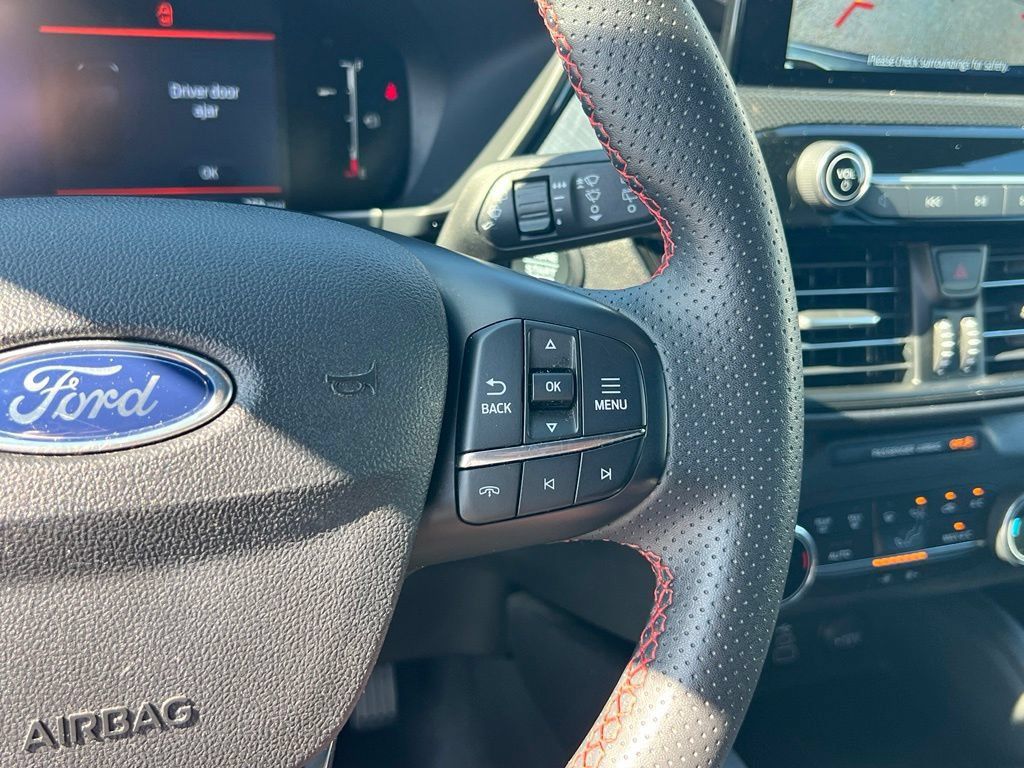 Used 2025 Ford Escape ST-Line FWD image 20