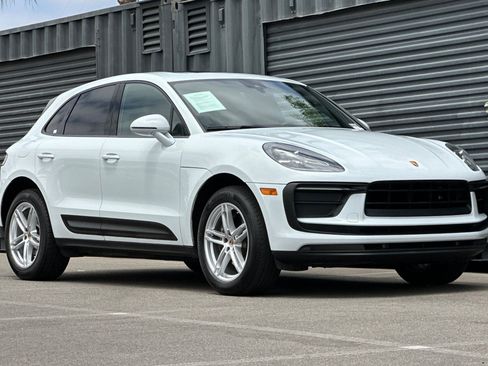 Used 2022 Porsche Macan AWD/4WD image 10