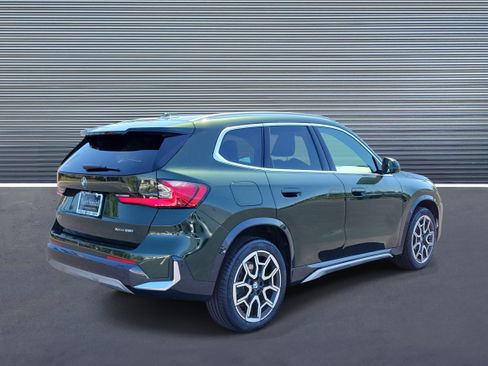 Used 2025 BMW X1 xDrive28i AWD/4WD image 3