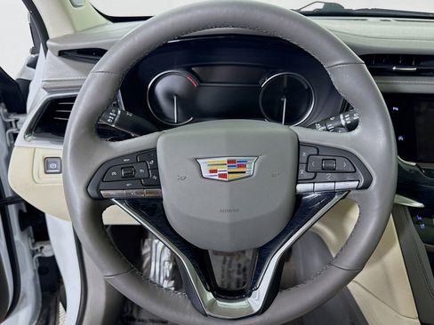 Used 2023 Cadillac XT6 Premium Luxury w/ LPO, Floor Liner Package AWD/4WD image 15