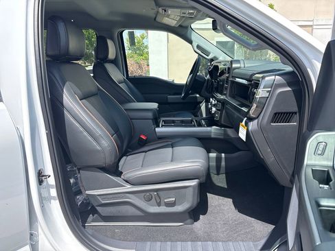 New 2026 Ford F250 Lariat w/ Black Appearance Package AWD/4WD image 5