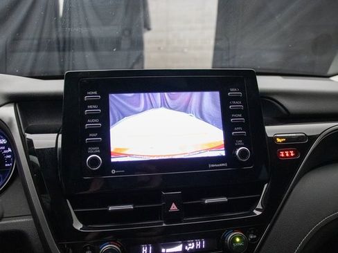 Used 2022 Toyota Camry SE image 33