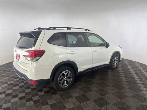 Used 2024 Subaru Forester Premium AWD/4WD image 5