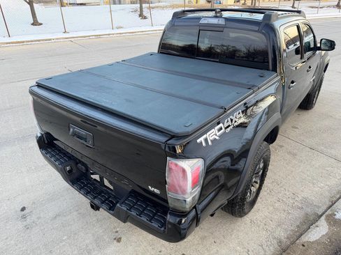 Used 2021 Toyota Tacoma TRD Off-Road w/ TRD Premium Off Road Package image 6