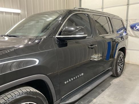 Used 2022 Jeep Wagoneer Series III image 5