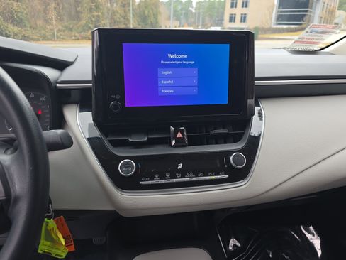 Used 2023 Toyota Corolla LE image 19