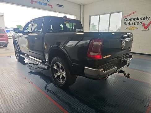 Used 2019 RAM 1500 Laramie AWD/4WD image 4
