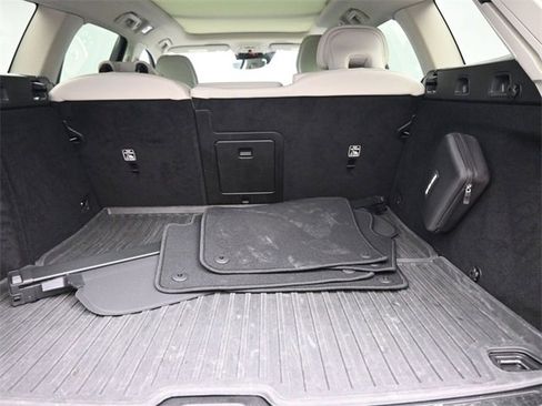 Used 2022 Volvo V60 T5 Cross Country w/ Advanced Package image 29