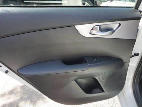 Used 2022 Kia Forte LXS w/ LXS Technology Package FWD image 16