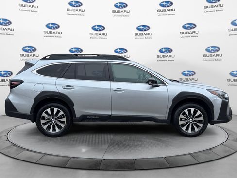 Used 2025 Subaru Outback Limited AWD/4WD image 6